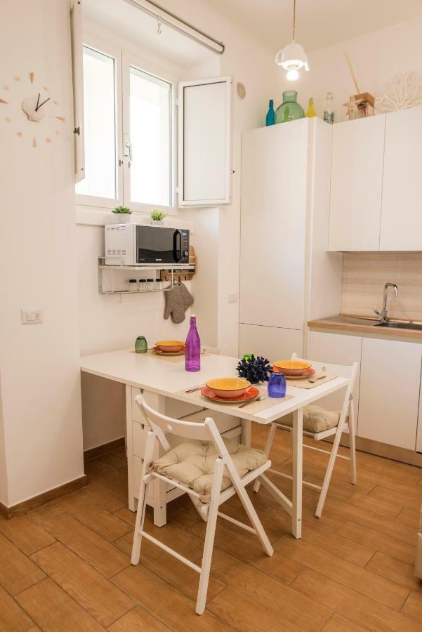 Finestra Sul Porto Apartment Bari Bagian luar foto