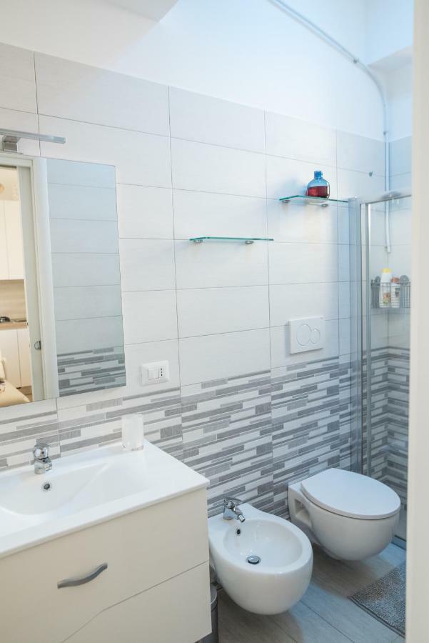Finestra Sul Porto Apartment Bari Bagian luar foto