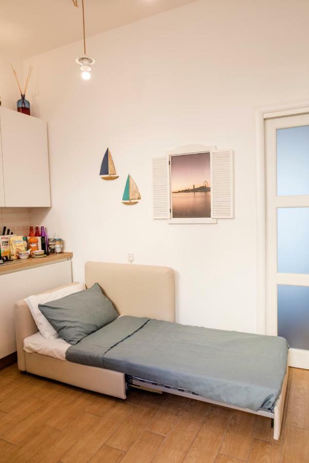 Finestra Sul Porto Apartment Bari Bagian luar foto