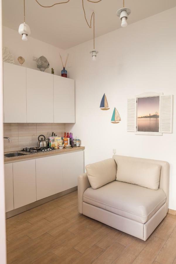 Finestra Sul Porto Apartment Bari Bagian luar foto